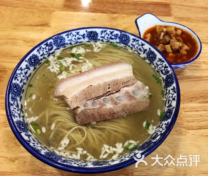 枫镇大肉面