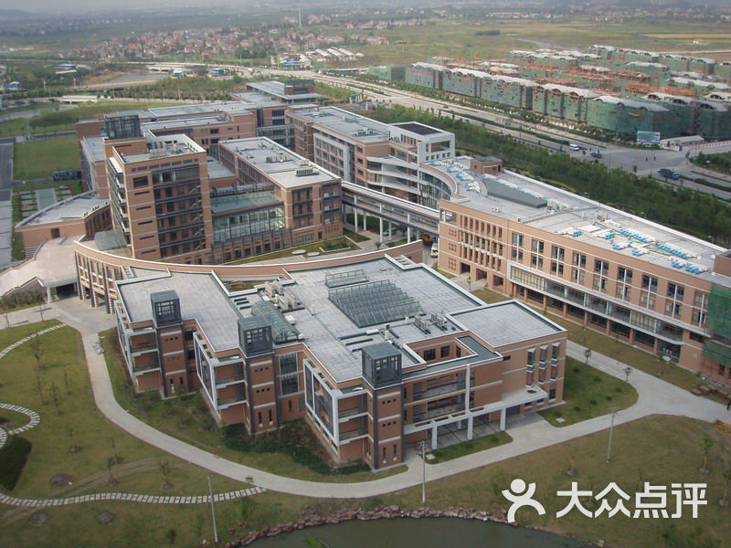 上海工程技术大学(松江校区)-实训楼图片-上海