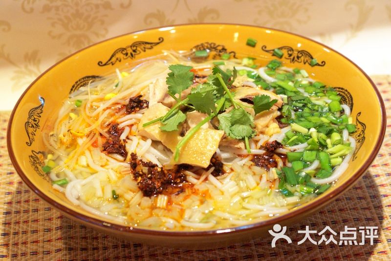 大铜锅个旧土鸡米线-土鸡米线图片-昆明美食