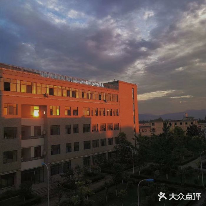 汉中职业技术学院图片