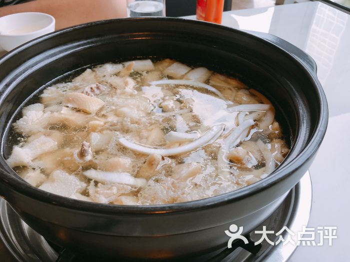 竹荪椰子鸡火锅