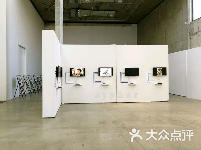 蜂鸟圣点影像艺术空间展厅图片 第4张