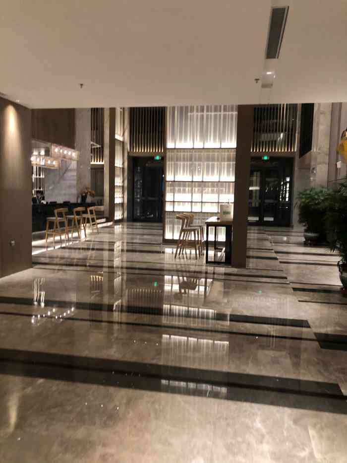 建国璞隐饭店金兰轩餐厅-"高中闺蜜来沈阳聚会,因为有一个是回民,所.