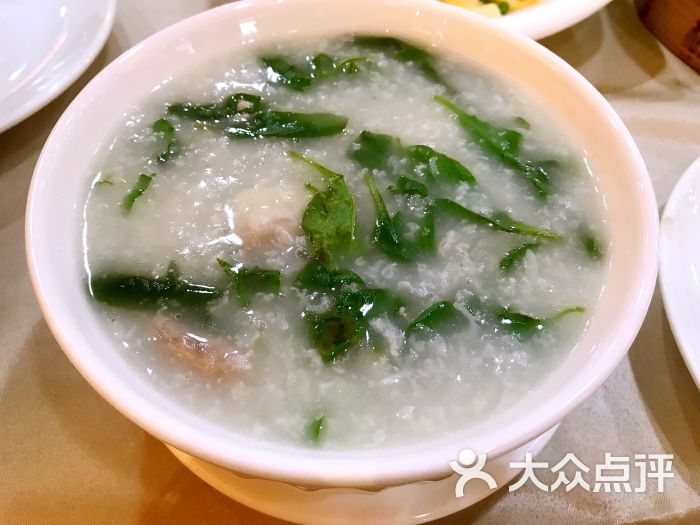 枸杞粉肠瘦肉粥