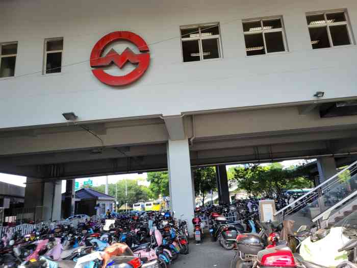 共富新村(地铁站"1号线共富新村地铁站这次正好有事情做地铁.