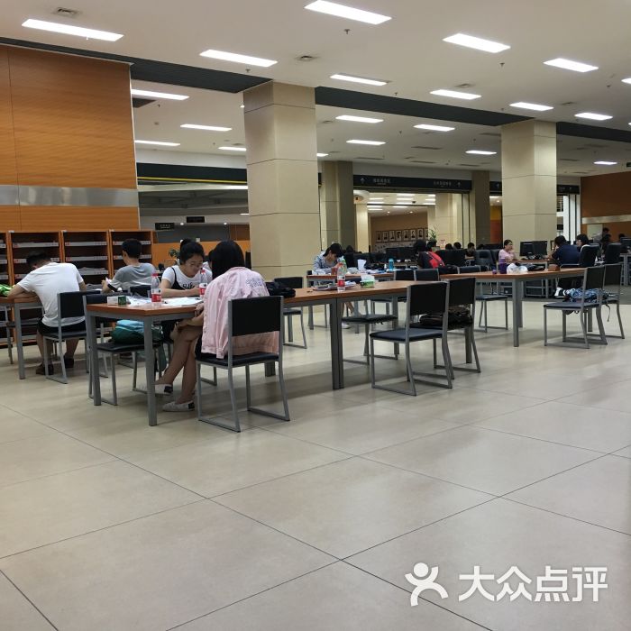 大连医科大学图书馆图片 - 第3张