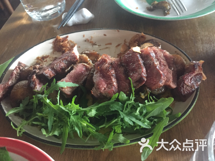 二路店-碳烤乌拉圭牛排配小土豆及南美香草图片-上海美食-大众点评网