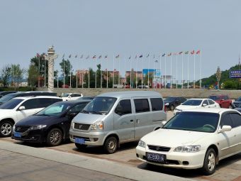中国玉雕会展中心-停车场