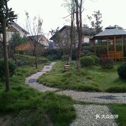 成都龙泉山庄人均消费_成都龙泉山庄(2)