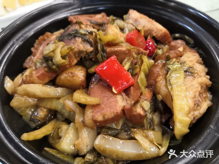 七叔家常菜(江南店)酸菜扣肉煲图片