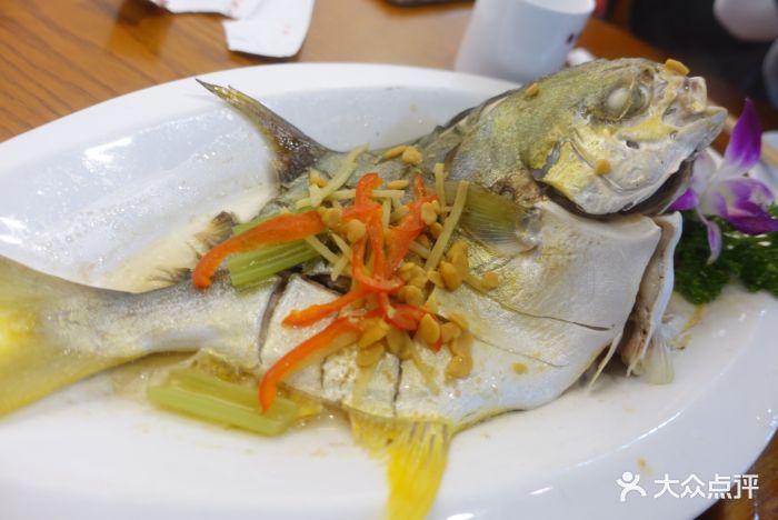 普宁豆酱蒸白鲳