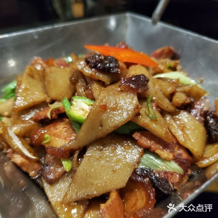 土豆糍粑炒腊肉