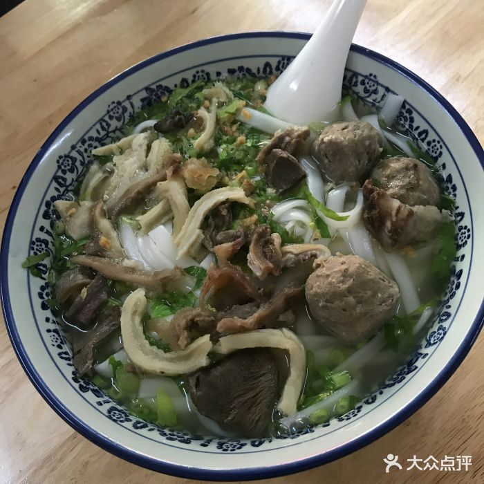 牛肉丸牛杂汤河粉