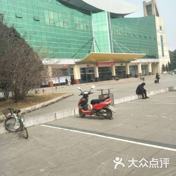 当阳火车站