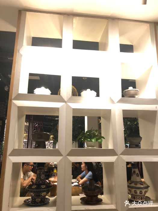山区车库在停车悦城,楼下有美食,祈年方便.-东铜仁地址店铺万图片