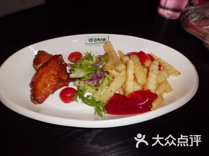 薯条鸡翅拼盘