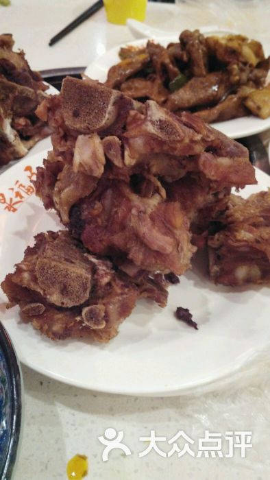 泉福居酱骨头自助美食的点评