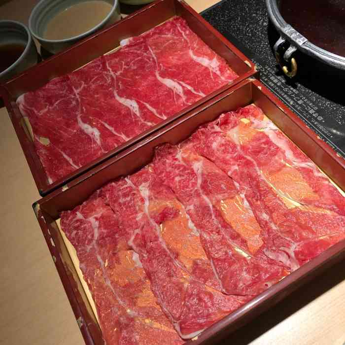 选了最贵的一档牛肉,肥肉多精肉少,吃的我油死了.
