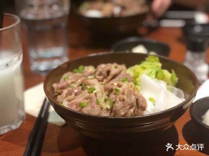 和牛肥腹肉山丼