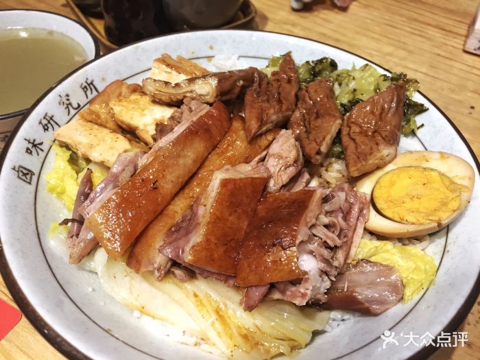 狮头牌卤味研究所(天河南二路店)鹅肉拼大肠饭图片
