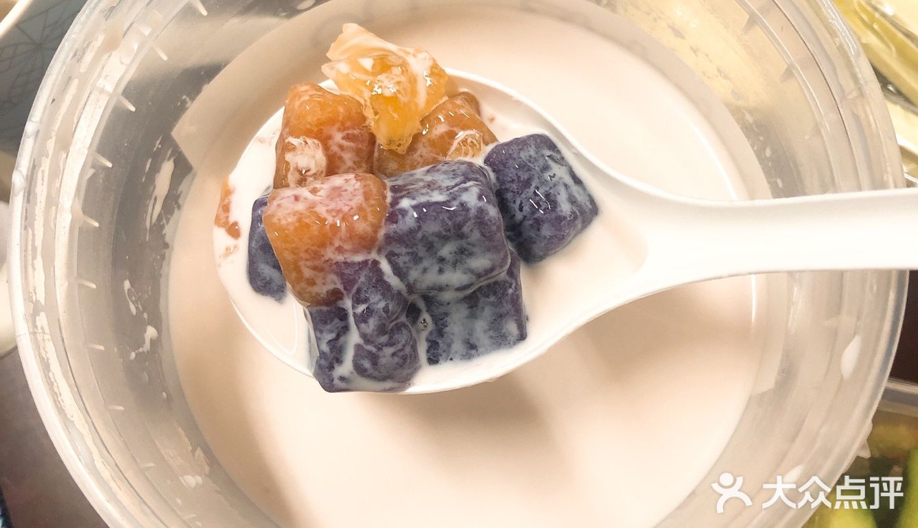 瞬间被治愈!牛奶桃胶芋圆糖水,原味麻薯【糯糯】,每次都吃到光盘