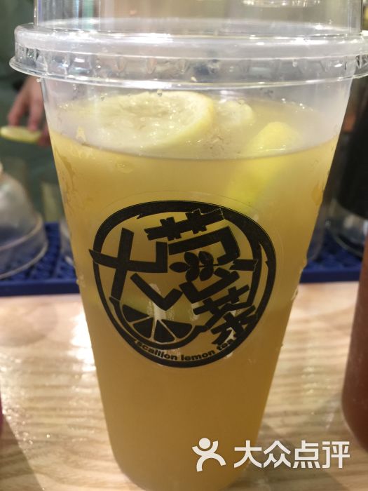 蜜桃柠檬茶