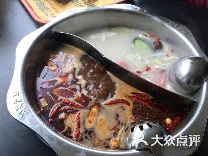 六婆串串香火锅(广达路店)鸳鸯锅图片 - 第6张