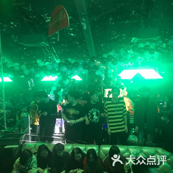 vics酒吧