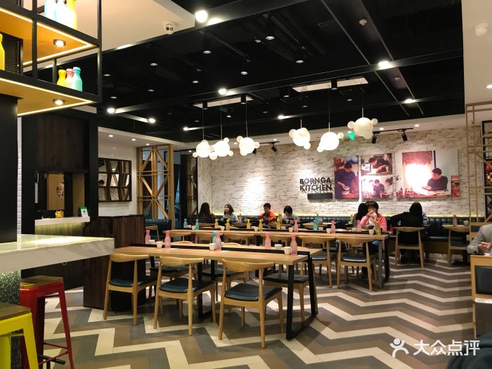 吴中路上万象城新开张,大型的shoppingmall.-