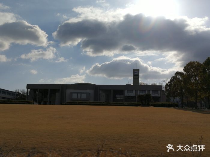 在去名古屋的那天天气超好,由于太阳超级大.