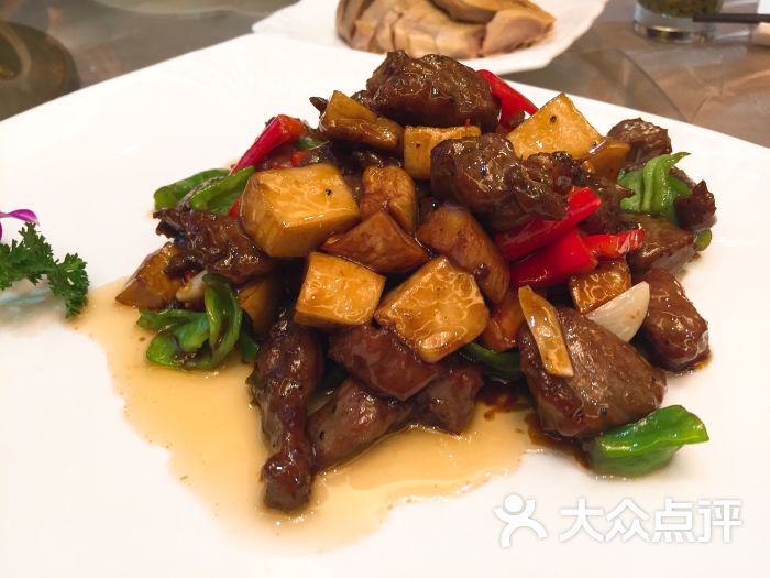 黑椒牛肉粒