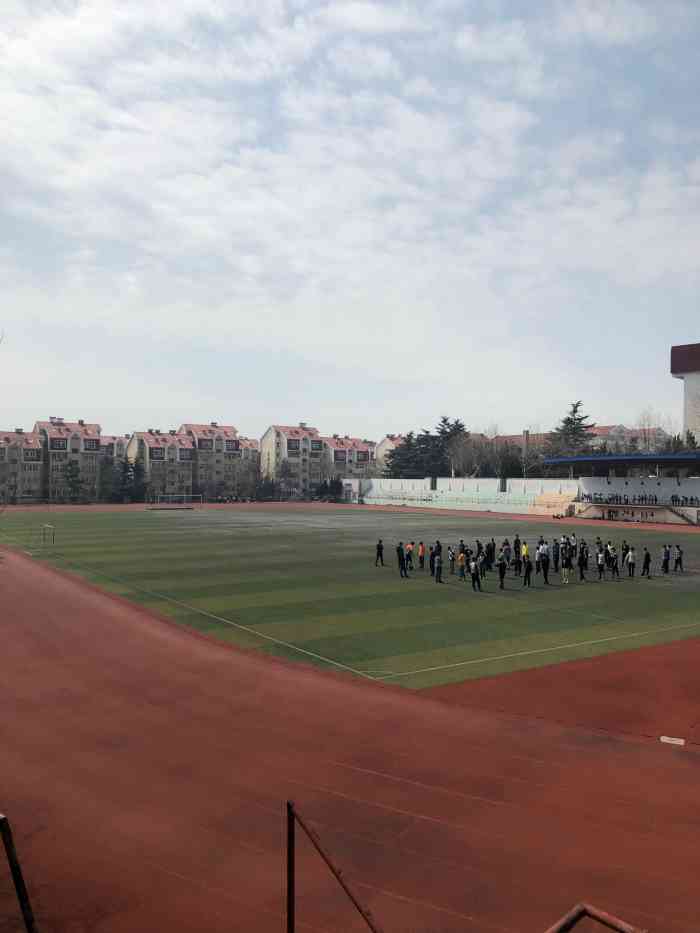 青岛大学师范学院-"课程就跟其它大学没什么区别,环境