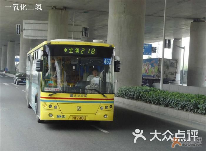 公交车(218路)218路 虹梅南路梅陇路图片 - 第1张