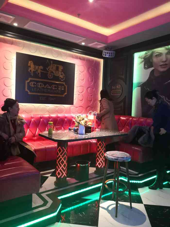 欢乐迪ktv(观音桥未来国际店)