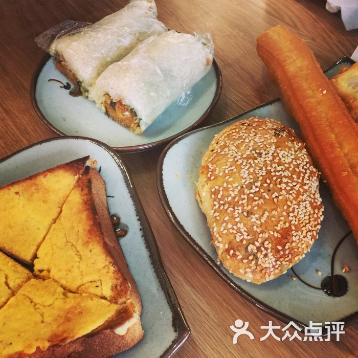 早安山丘(宛平南路店)咸蛋黄肉松饭团图片 第319张
