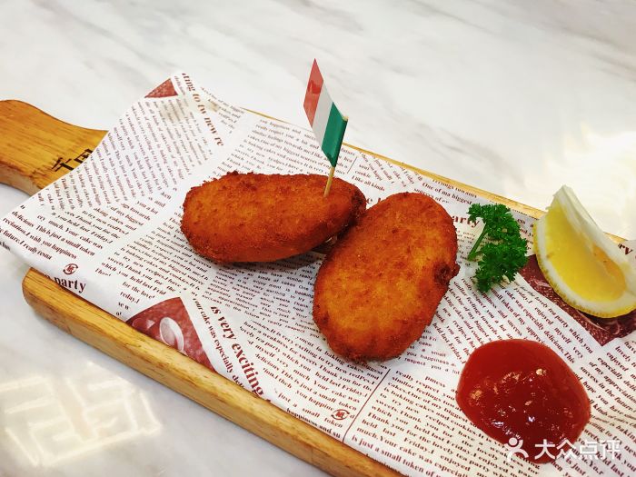 黄金牛肉可乐饼