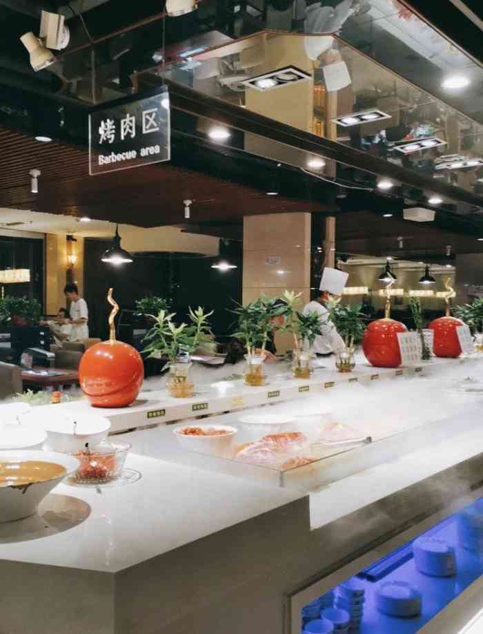 特别喜欢比尔森的自助,烤肉很棒,其他吃的样数很多,环境很好,已经是第