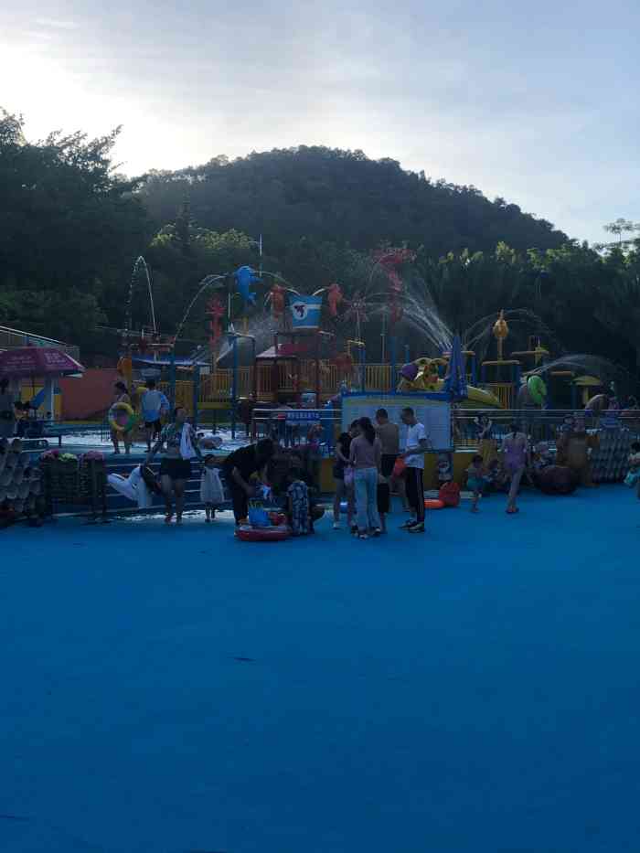 红花湖水上乐园"就在家附近,经常去玩,小孩子喜欢-大众点评移动版