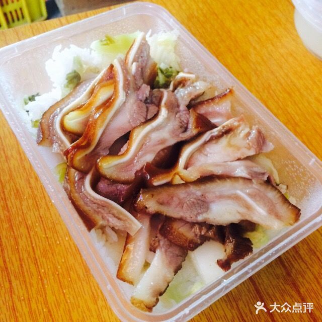 凤来潮记美食(江华分店)卤猪耳饭图片