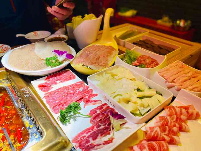 蜀九鼎火锅(建瓯店"环境很不错,是建瓯场地最大的火锅店了,还.