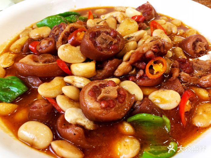 南大街美食城芸豆烧猪尾图片