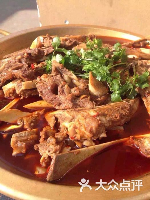 匠心牛骨巴骨牛肉火锅图片 - 第1张