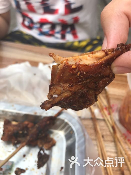 晨记烤鸡架的点评