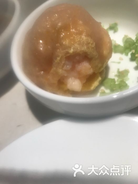 海底捞火锅:这家店男店员很热情。女服务员一