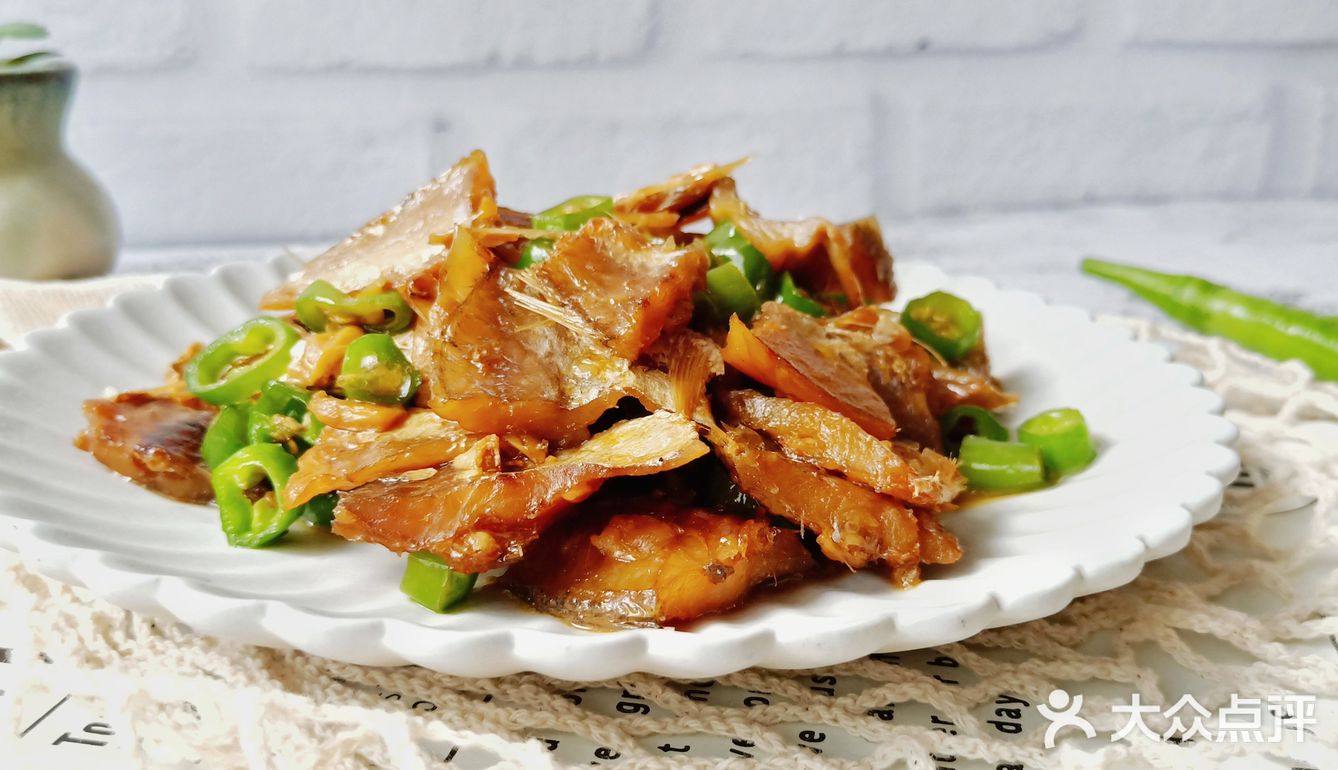 下饭菜之咸香味美的辣椒炒咸鱼,香极了!