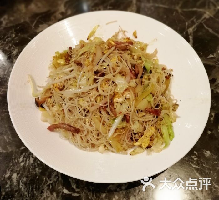 味菜叉烧丝炒米粉