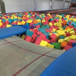 蹦床公园厂家电话多少 6zY5gxgCMgjm7oYJQKrDtJbkravx3Y010k1PTt4OtShaPK-u1xGv2EDOXo9h_4jRF5u7J_jS4MuCaeLAHD0KTg.jpg