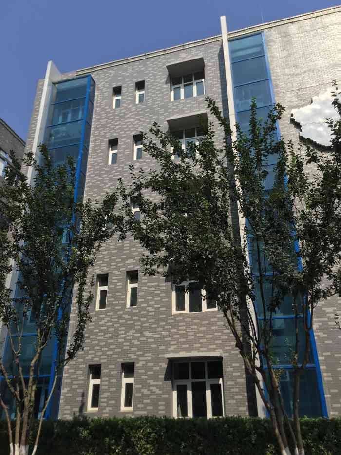 北京市京源学校"京源学校,是石景山的重点学校,这里的同学.