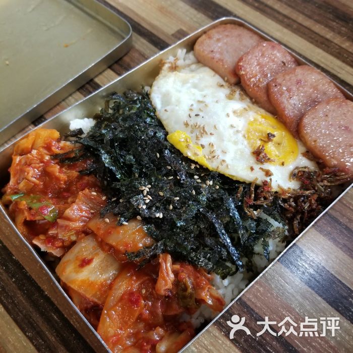 怀旧饭盒