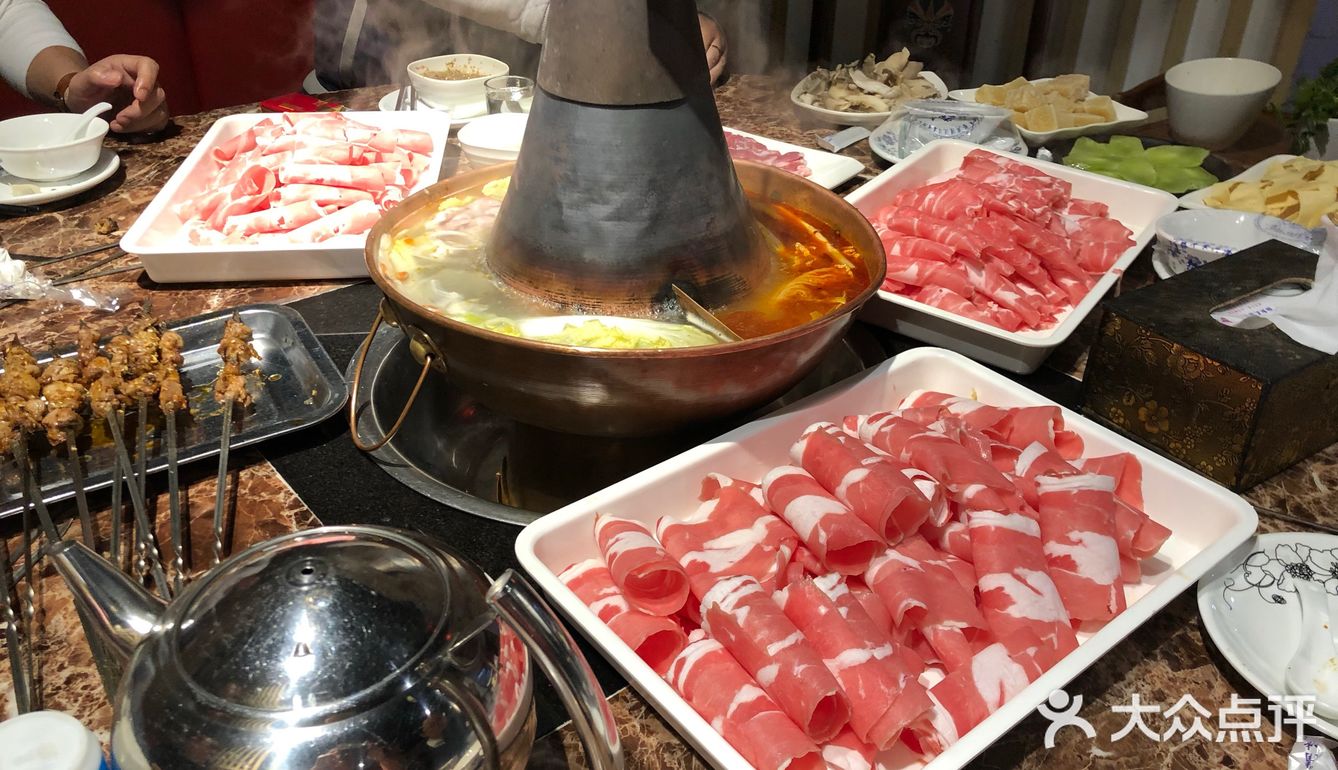 小鱼羊涮锅·老北京火锅只靠秘制羊肉串,羊肉火锅就火遍了建邺区,确实